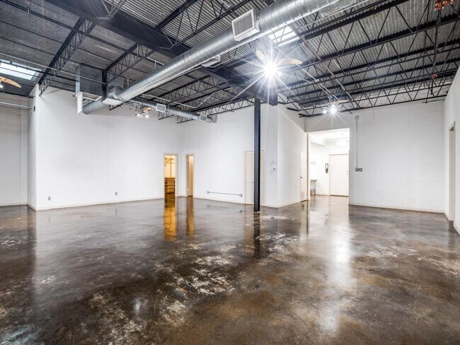 Building Photo - 1519 Beaumont St