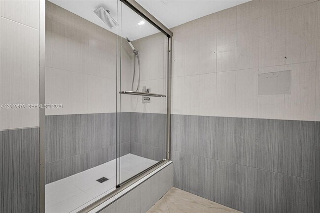 Building Photo - 3001 S Ocean Dr