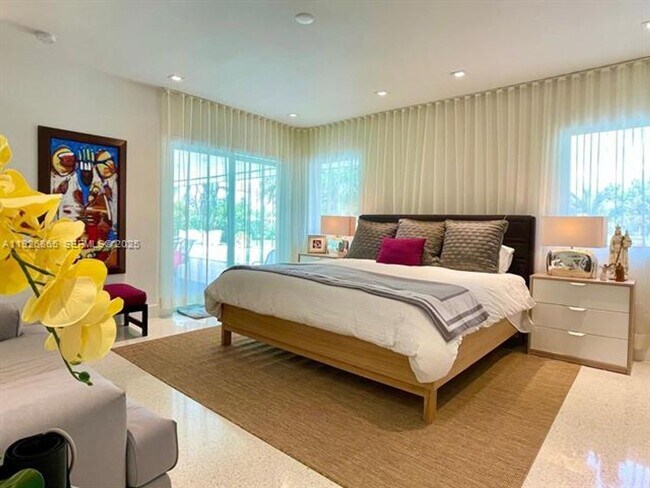 Building Photo - 9121 SW 85th St