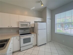Building Photo - 3619 Pine Oak Cir