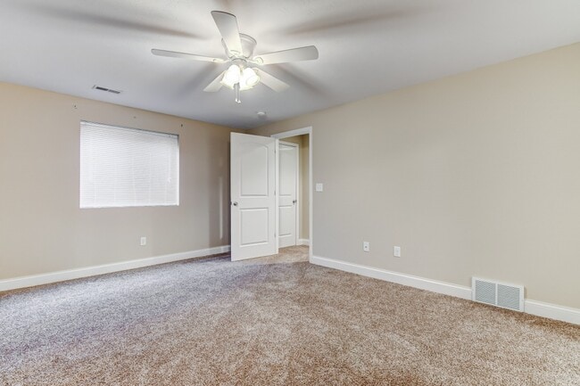 Building Photo - 2915 Sandy Ln