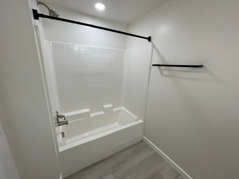 Building Photo - 2341 Ulric St