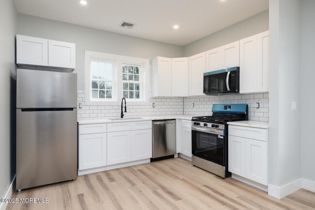 Building Photo - 18 Georgia Ave