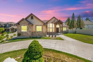 Building Photo - 4333 Park Hollow Ln