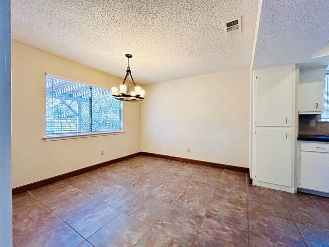 Building Photo - 11300 Maidenstone Dr