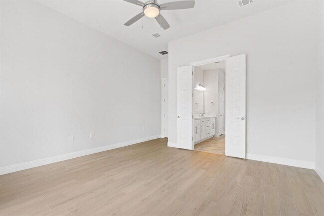 Building Photo - 102 Majestic Arroyo Way