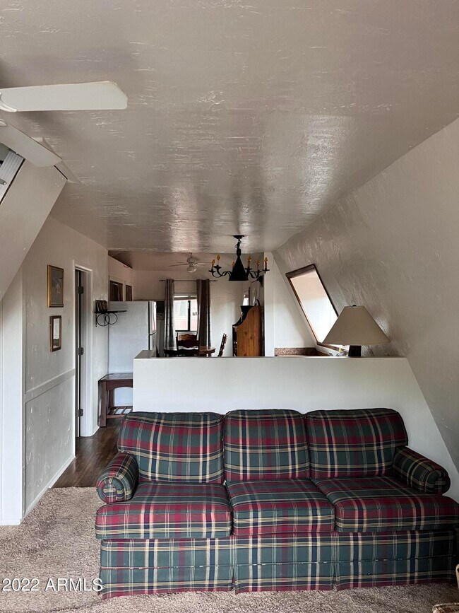 Building Photo - 312 W Roundup Rd