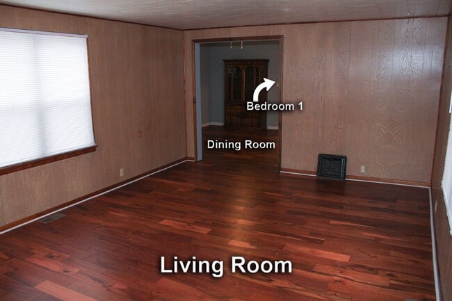 Building Photo - 2 bed 1 bath home with garage