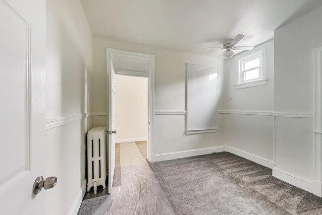 Building Photo - 137 R St NE