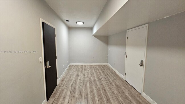 Building Photo - 8004 SW 29th St