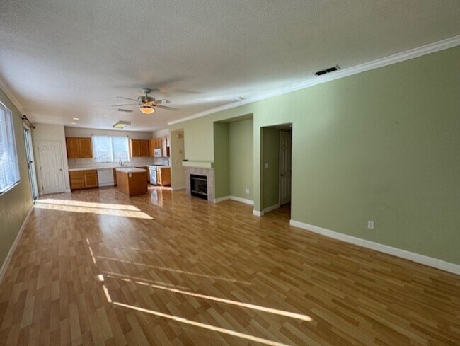 Building Photo - Gold River 4 Bedroom with Large Brick Patio in backyard!