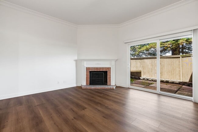 Building Photo - Spacious 2BR/2.5BA Townhome in Prime Milpi...