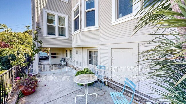 Building Photo - 195 San Carlos Ave
