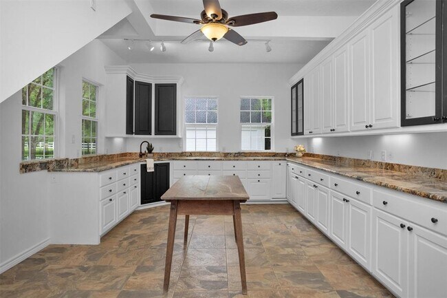 Building Photo - 36922 High Chaparral