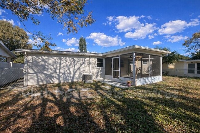 Building Photo - 5171 Greenwood St