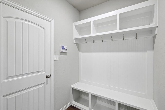 Building Photo - 808 Feather Edge Dr