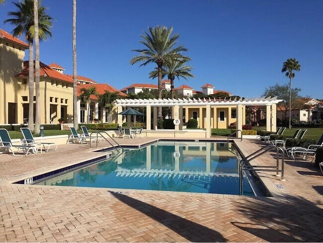 Building Photo - 4830 Osprey Dr S