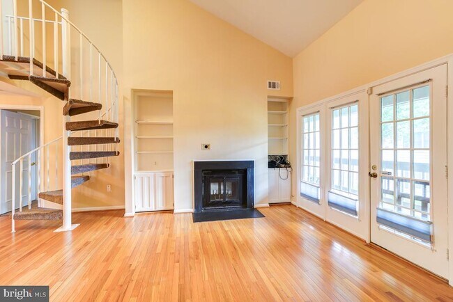 Building Photo - 20649 Shadyside Way