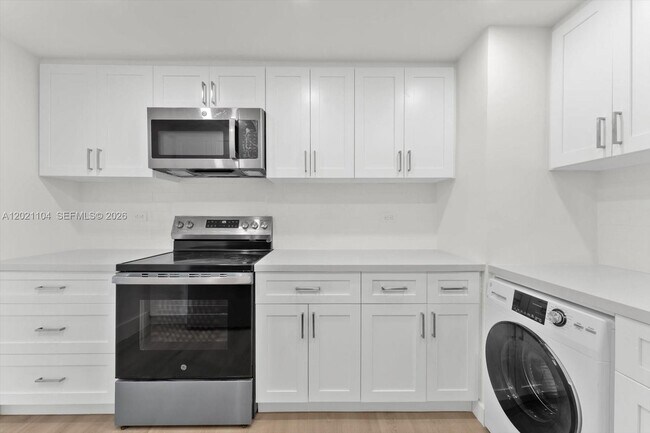Building Photo - 2451 Brickell Ave