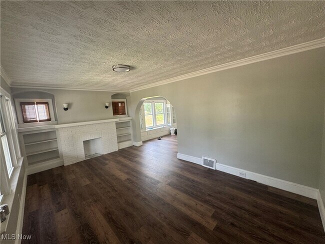 Building Photo - 14402 Jenne Ave