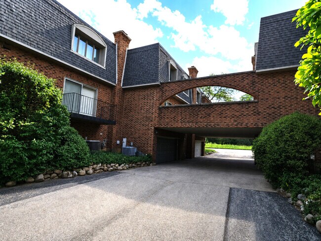 Building Photo - 1111 S Waukegan Rd