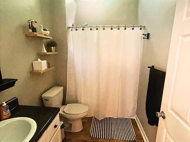 Building Photo - 837 Forrest Cir SE