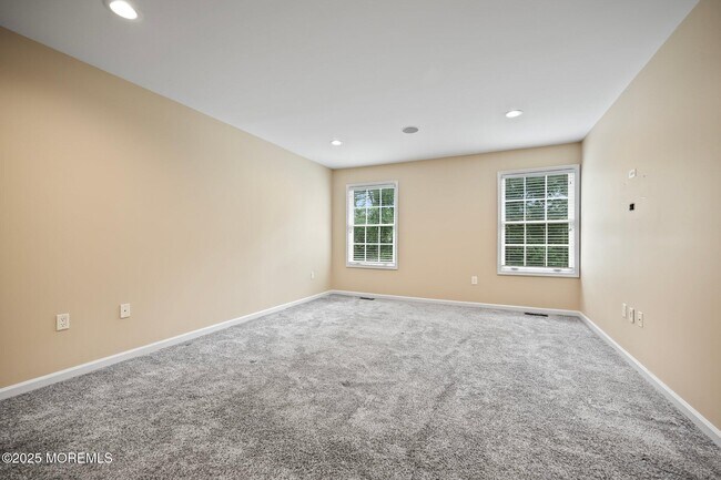 Building Photo - 18 Smock Ct