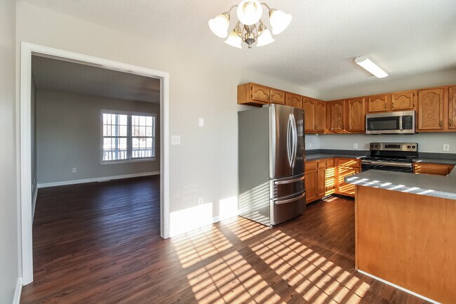 Building Photo - 12 Buck Forest Ln