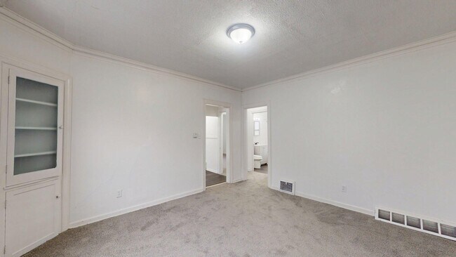 Building Photo - 3863 E 154th St