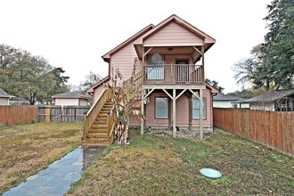 Building Photo - 8615 Sweetbrush Dr