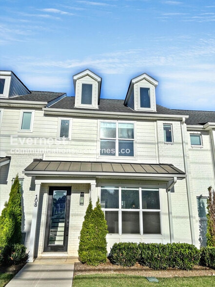 Primary Photo - 108 Ethelyne Wy