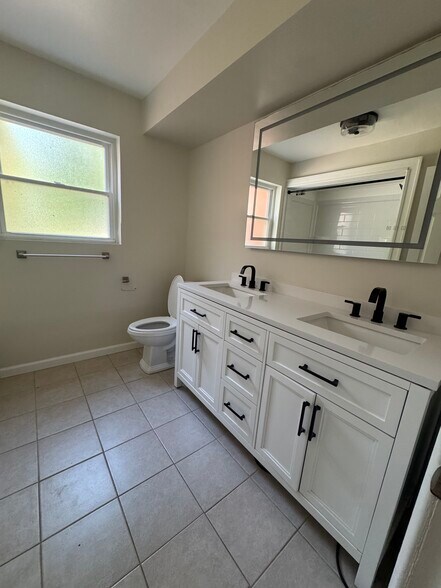 Building Photo - 4941 Kelsch Ln