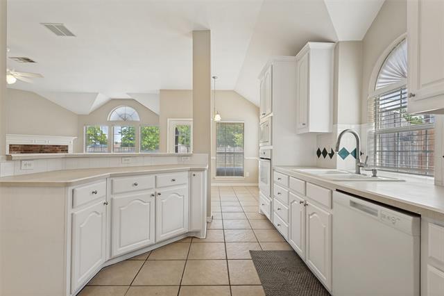 Building Photo - 903 Redbud Dr