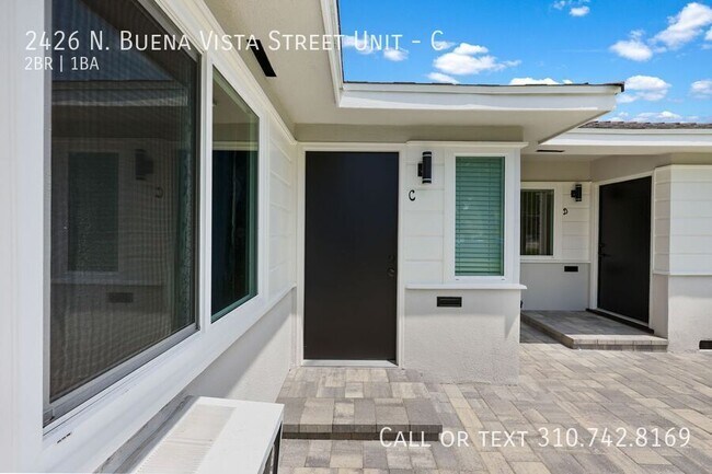 Building Photo - 2426 N Buena Vista St