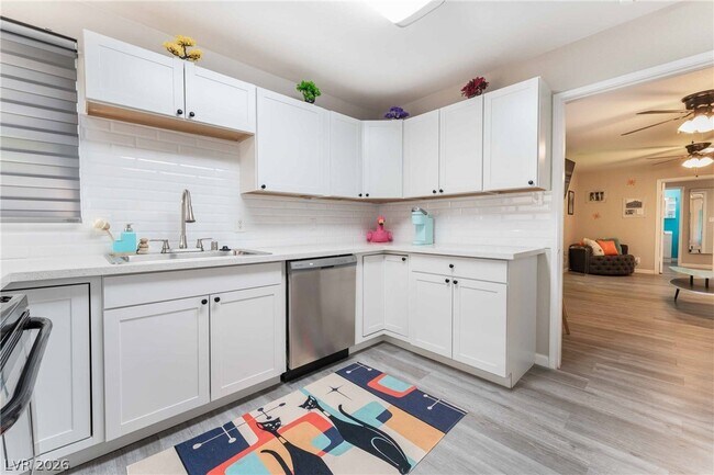 Building Photo - 1021 Griffith Ave