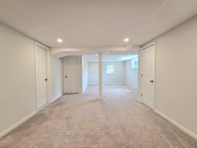 Building Photo - 10810 Norman Ave