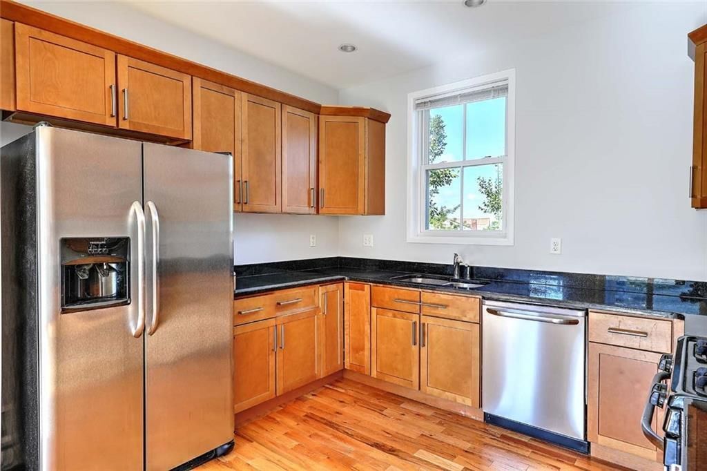 Building Photo - 400 Hope St