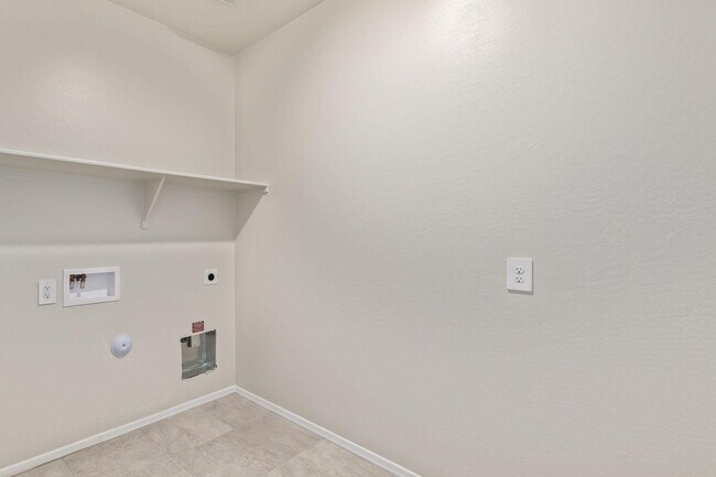 Building Photo - 3905 S 244th Dr