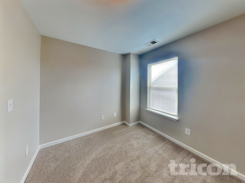 Building Photo - 76 Wyndham Ct