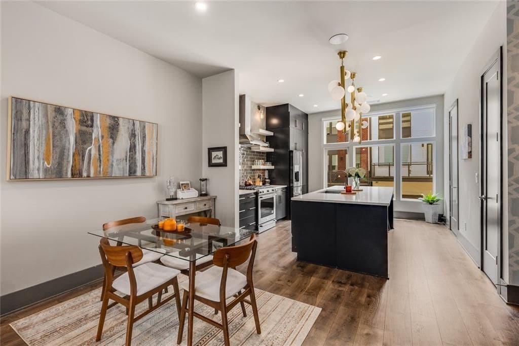 Building Photo - 1300 Chelsea Cir NW