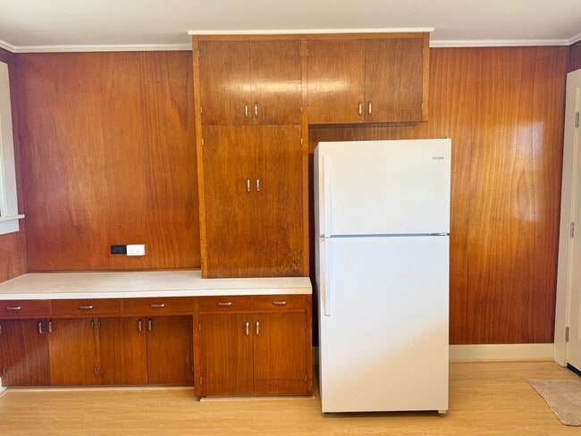 Building Photo - Newly Upgraded 3 Bedroom / 2 Bathroom - Ma...