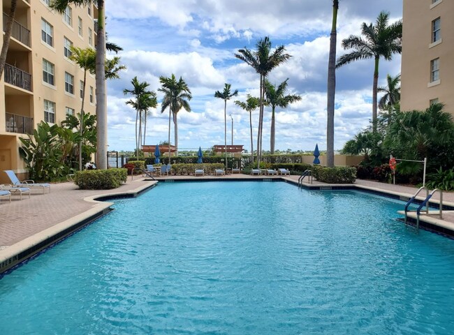 Pool - 1805 N Flagler Dr