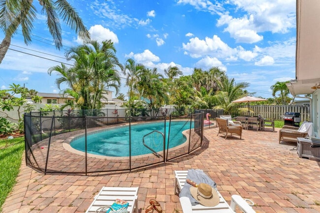 Building Photo - 1109 Seminole Dr