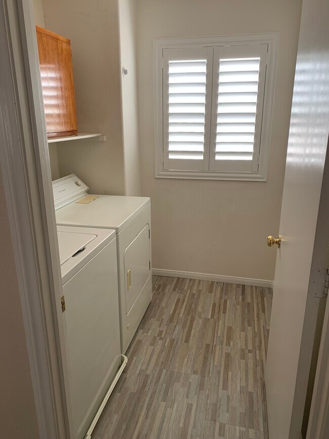 Building Photo - 4330 Spruce Grove St