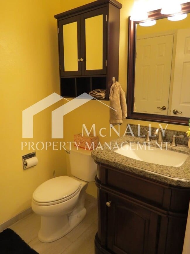 Building Photo - Wonderful 3 Bedroom, 2.5 Bath Home in Gig Harbor