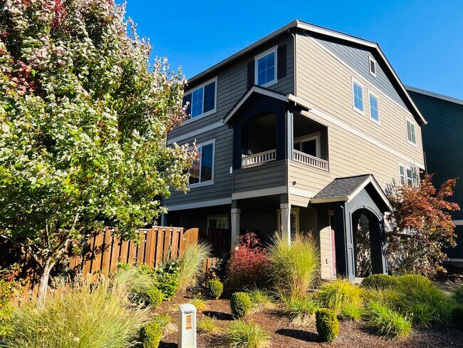 Primary Photo - 9571 NW Harvest Hill Dr