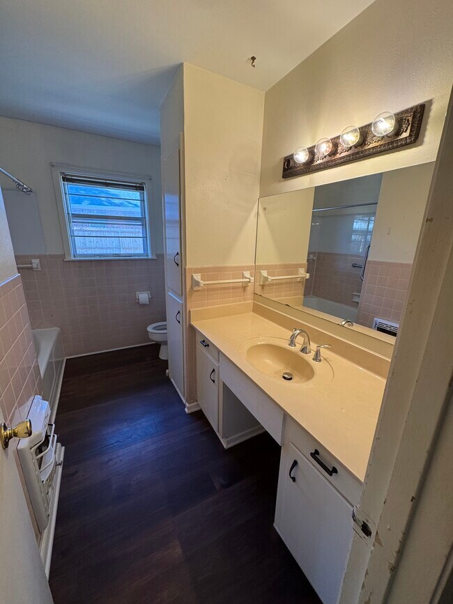 Building Photo - 8101 Karen Dr