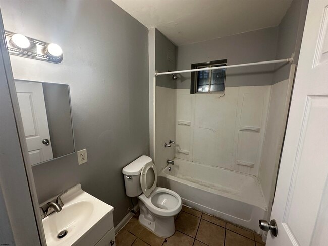 Building Photo - 1421 Drexel Ave