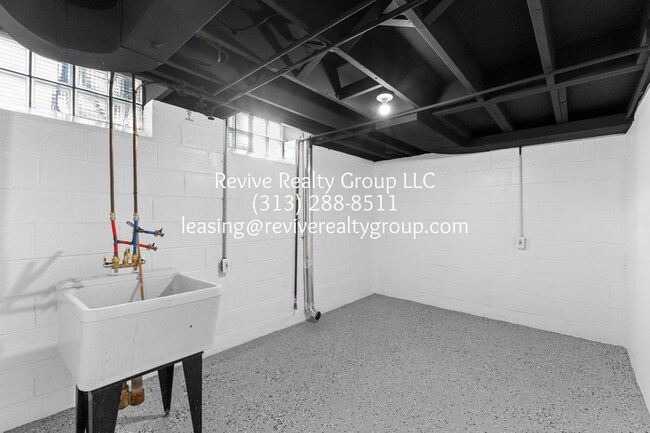 Building Photo - 9284 Jerome