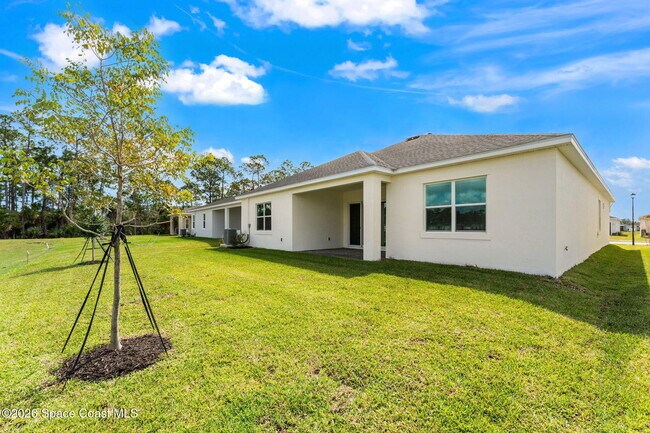 Building Photo - 1464 Island Ave NW